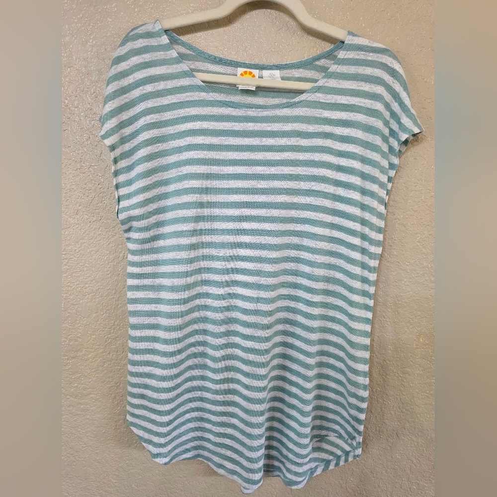 🔸️5 FOR $25 C&C California Aqua and White Striped Linen Short Sleeve Tee